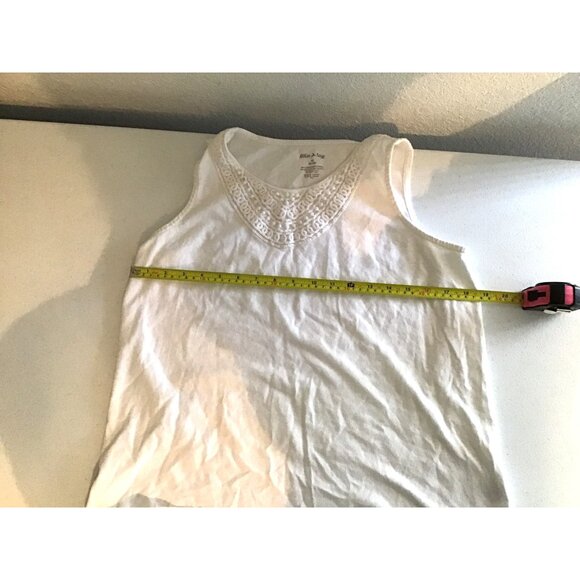 White Stag Womens Medium White Sleeveless Cotton Top With Embroidered Neckline - Picture 4 of 5